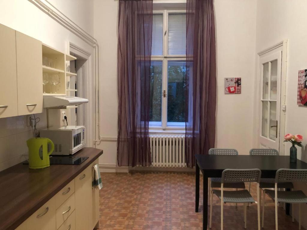 Rooms Veveri - Uvoz, 10 Min Peski Do Centru Brno Esterno foto