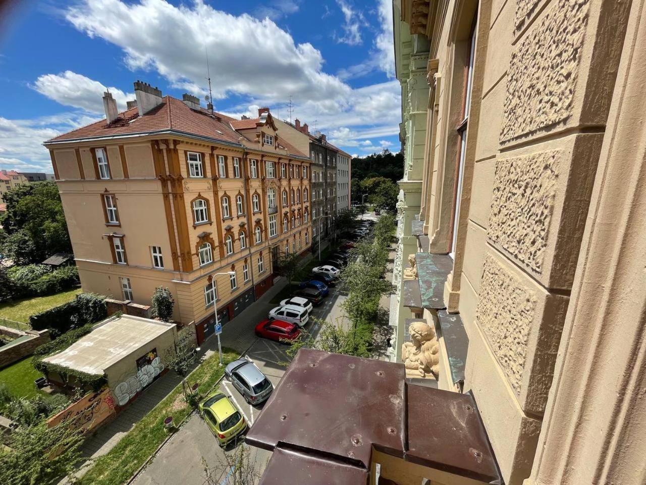 Rooms Veveri - Uvoz, 10 Min Peski Do Centru Brno Esterno foto