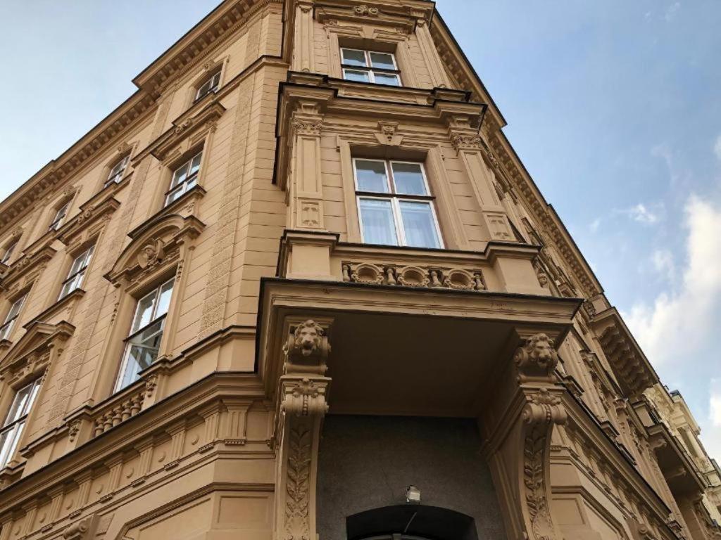 Rooms Veveri - Uvoz, 10 Min Peski Do Centru Brno Esterno foto