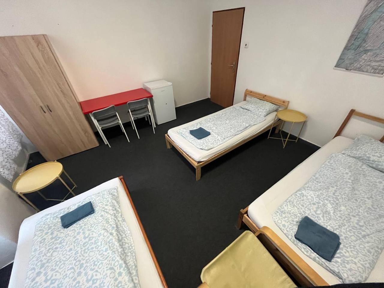 Rooms Veveri - Uvoz, 10 Min Peski Do Centru Brno Esterno foto